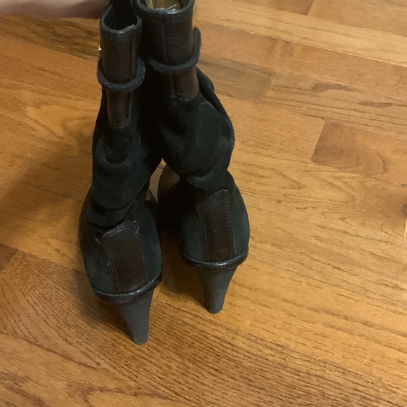 Michael Kors black leather and suede boots with gold hardware - Picture 6 of 6